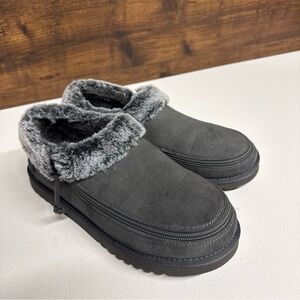 Billy Footwear Gray Faux Fur Slip Ons Women’s 10